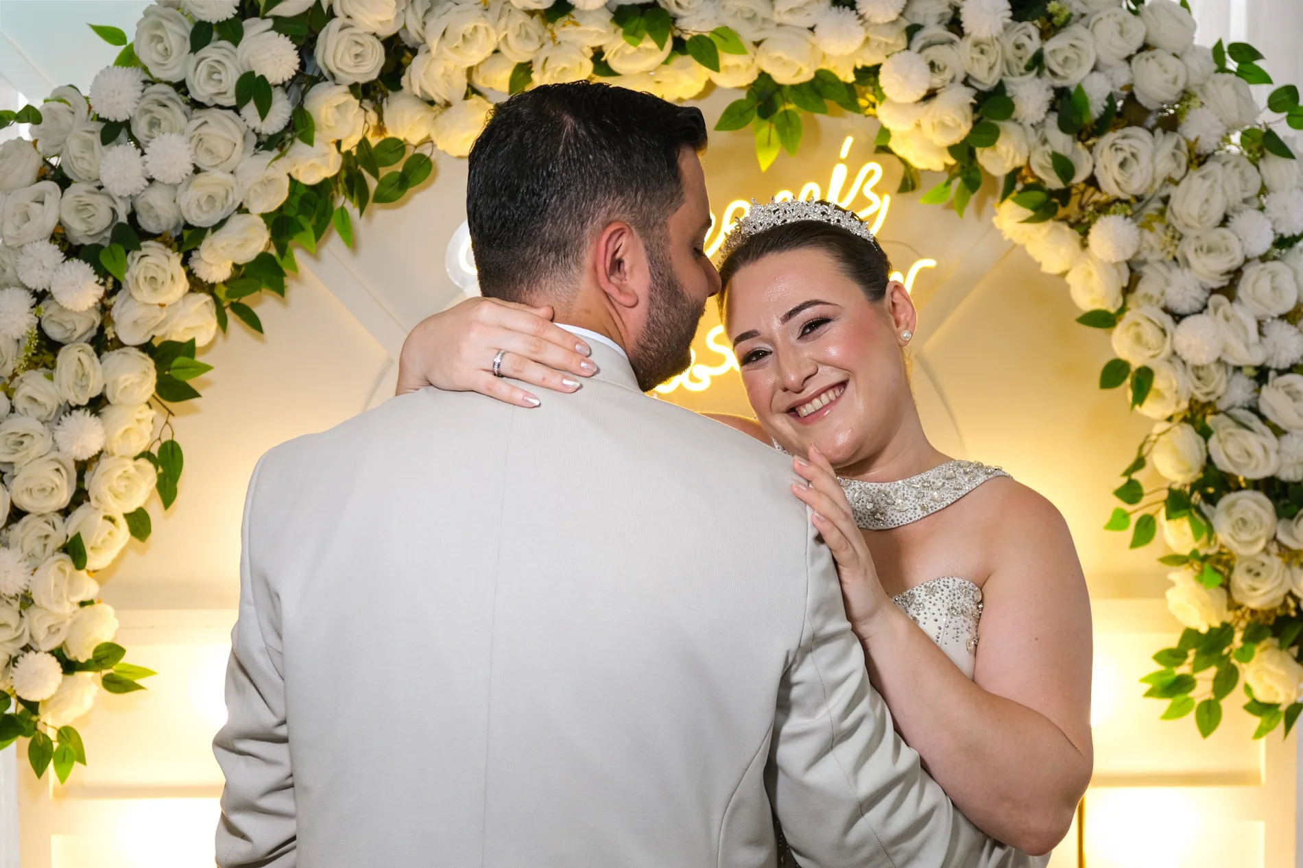 Nişan töreninde çift portresi